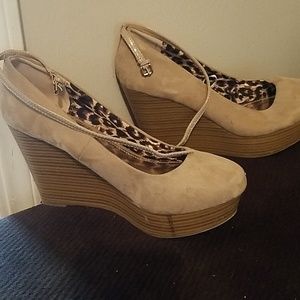 Tan wedges